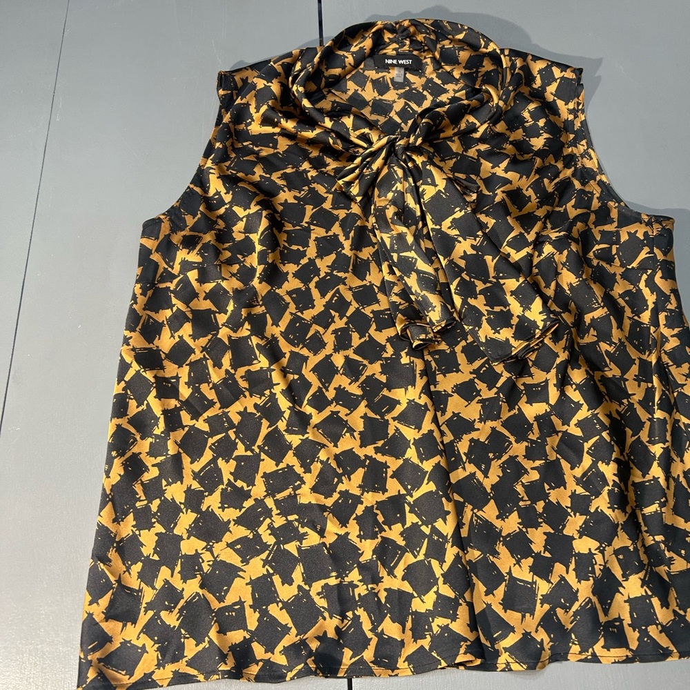 Nine West Women's Black and Gold Blouse gently used